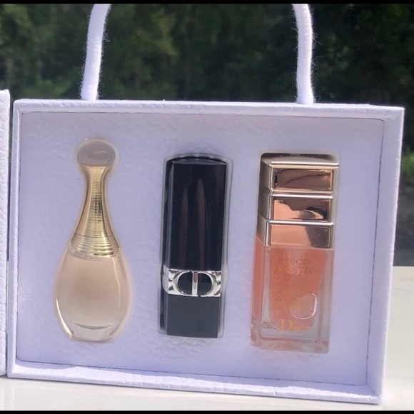 Dior Gift Set - Picture 2 of 3